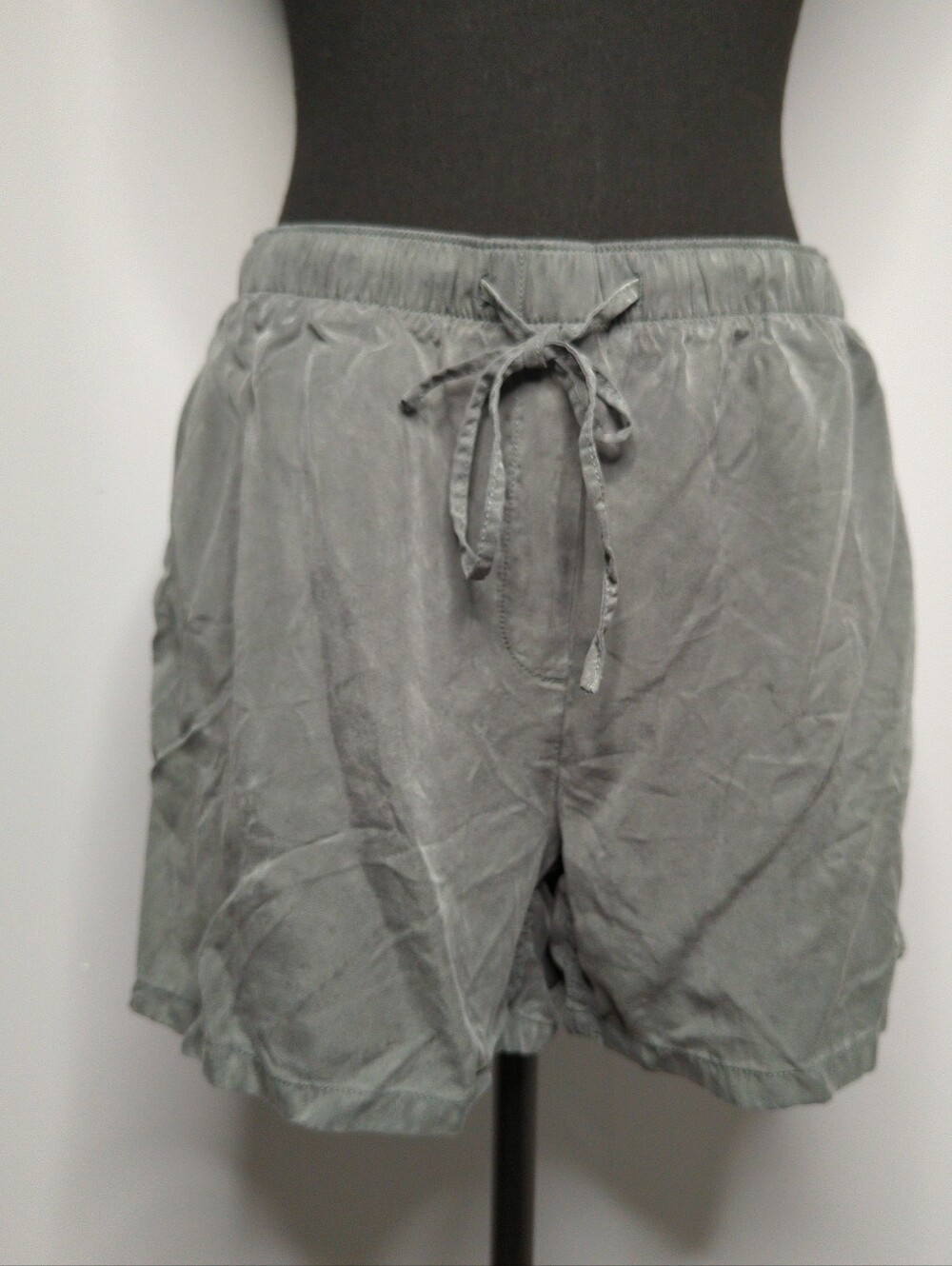 GAP Grey 100% Tencel Lyocell Drawstring Pull-On Relaxed Easy Shorts - Size M